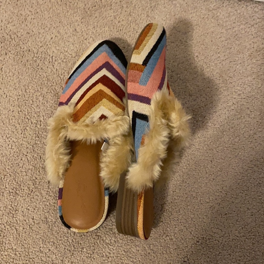 Shoes - Picture 2 of 3